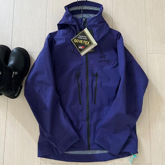Arc'teryx Beta LT Series Dark Purple Rain Jacket Size L